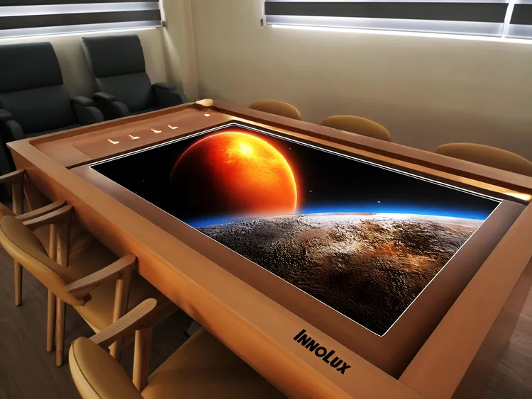 群創光電85吋多點觸控抗反射顯示器。群創提供