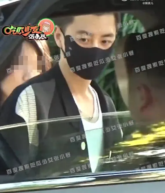 與陳妍希聚會的小酷哥，眼睛十分有神。翻攝吃瓜少女張小寒微博