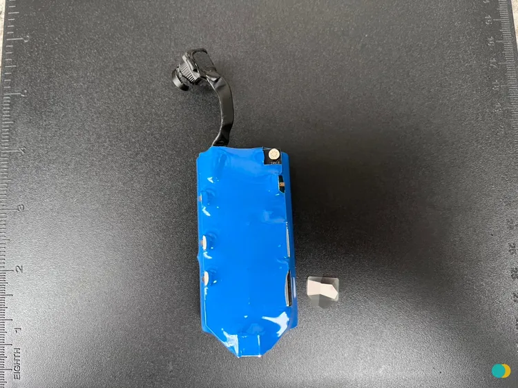 插有SIM卡的「密錄器」拍下過程成了鐵證。翻攝畫面