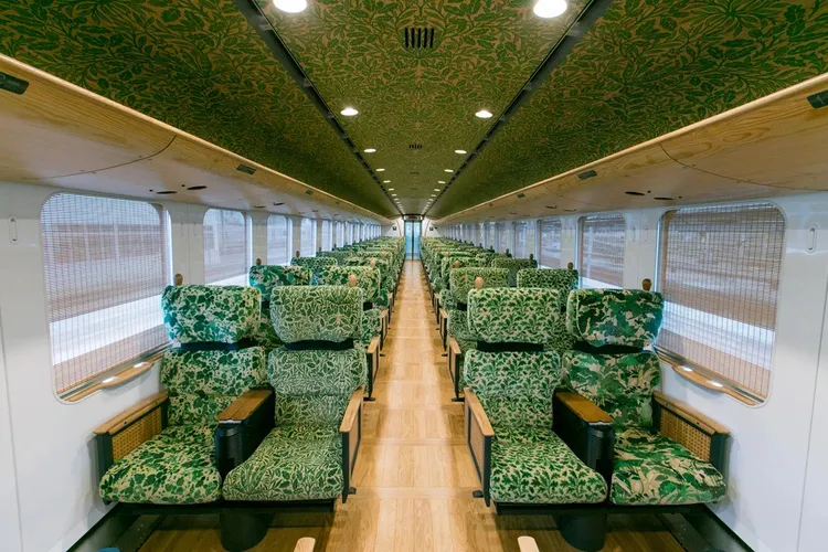 Klook預訂還享獨家選位服務，包含森林車廂、慈恩瀑布側座位等，輕鬆賞美景。業者提供