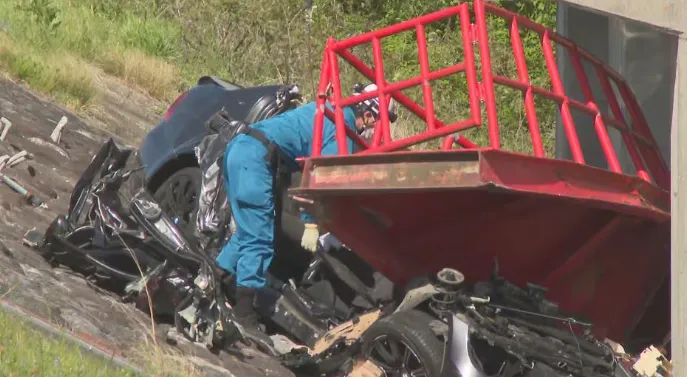 工作人員進行善後。翻攝自FNN