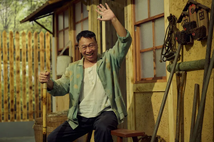 游安順詮釋堅毅樂觀的父親。台視提供 