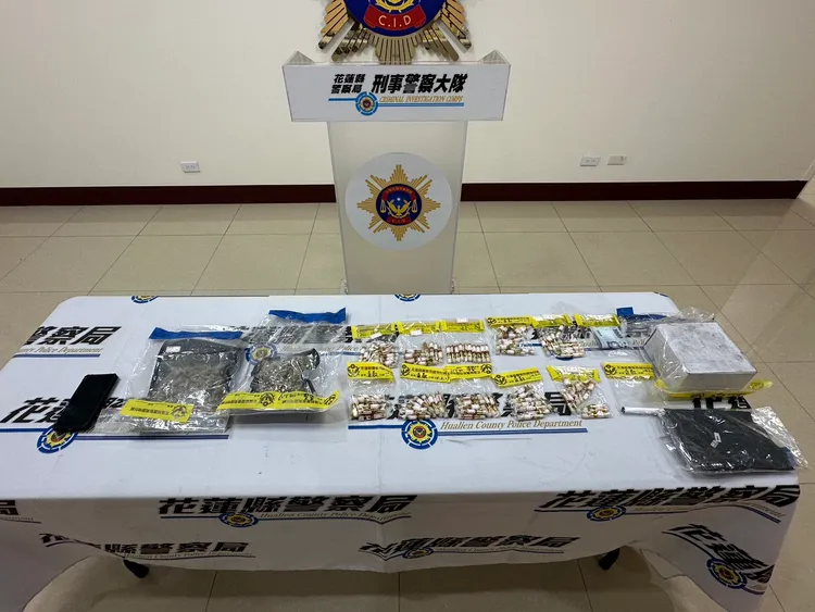 警方查扣大麻花等證物。警方提供