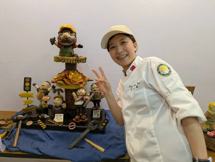 藝術麵包冠軍及奶油蛋糕社會組亞軍彭心柔。勞工局提供