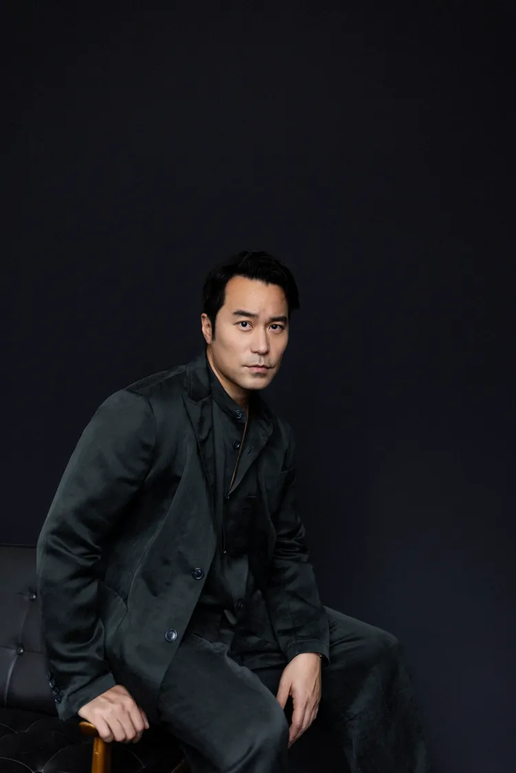 張孝全雖然全身包緊緊，但招牌的粗壯手臂仍藏不住。品牌提供