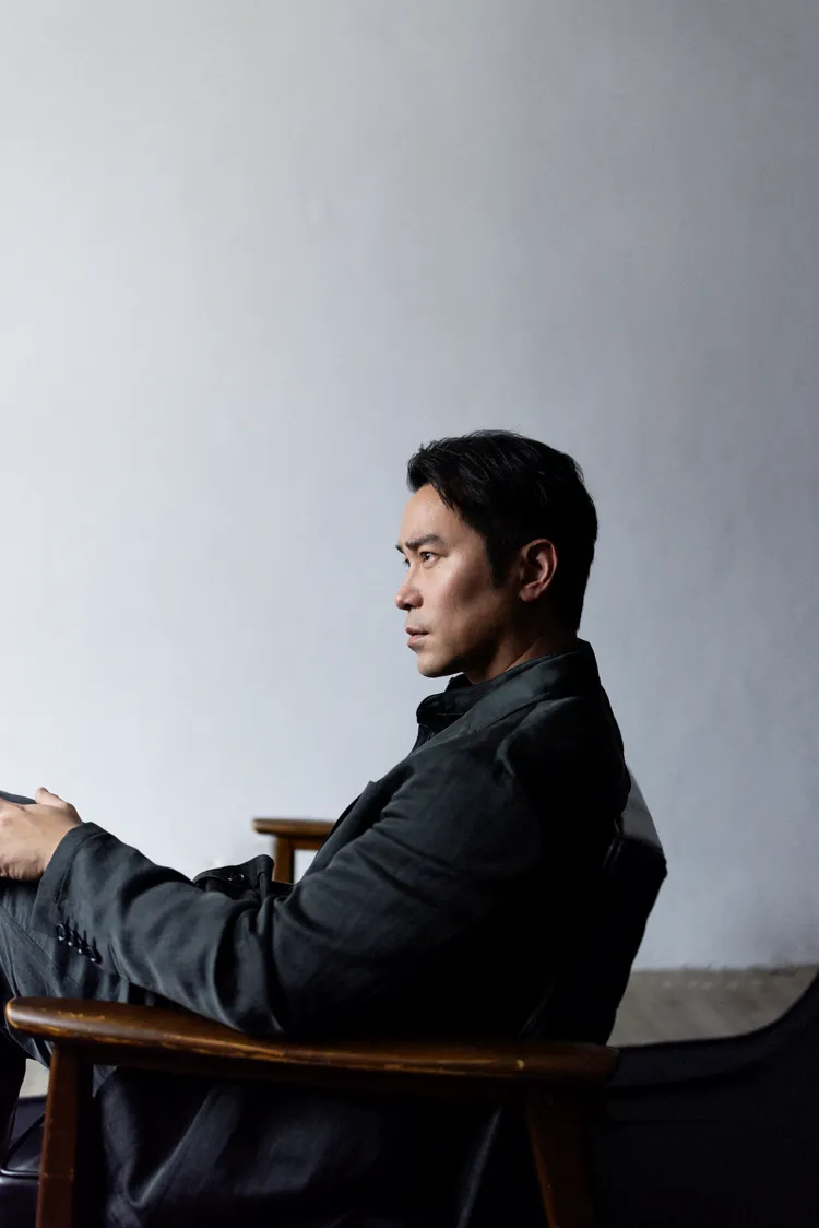 張孝全雖然全身包緊緊，但招牌的粗壯手臂仍藏不住。品牌提供