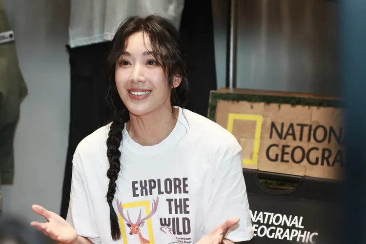 隋棠會對身邊孩童做性平教育。彭欣偉攝