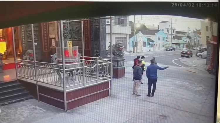 警方查訪後找到有地緣關係的22歲張姓生母。翻攝照片