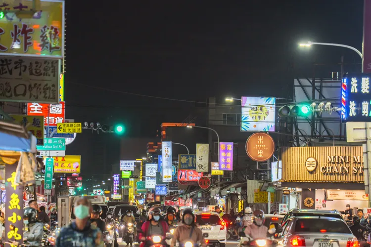 「佳晟家和」區段生活機能成熟，除有復國商圈可採買，另周邊有著永康砲校拆遷，打造「永康創意設計園區」建設利多。佳晟建設提供