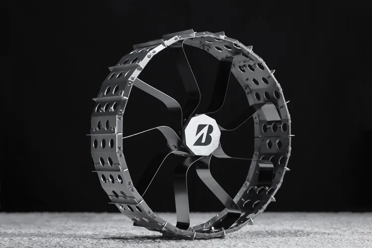 擁有逾90年輪胎研發經驗的普利司通，憑藉其在全球移動領域的深厚技術基礎，致力於以創新技術推動太空移動工具的演進。普利司通輪胎提供