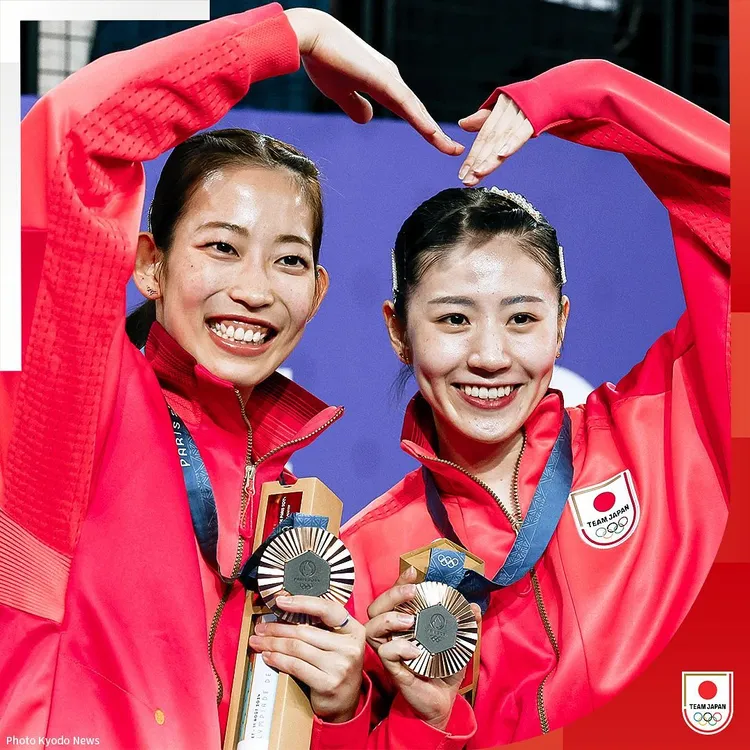 志田千陽（右）與松山奈未（左）去年拿下巴黎奧運銅牌。翻攝自志田千陽IG 