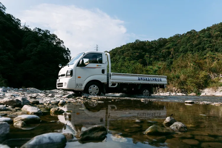 現在入主Kia卡旺K2500享同級首創4年12萬公里保固、升級電子後視鏡與高額0利率。業者提供