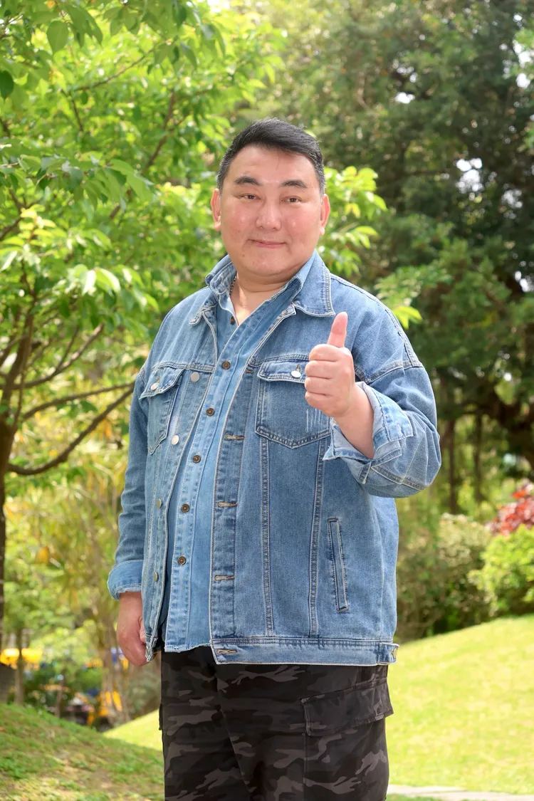 徐亨因腦瘤術後用藥大水腫，暴肥至100公斤。攝影中心攝