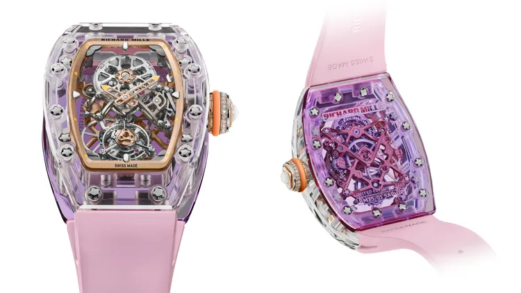 RM 75-01飛行陀飛輪藍寶石水晶腕錶透明錶殼+淡紫色底蓋款，32.9*46.75mm，藍寶石水晶錶殼，動力儲存65小時，防水深度30米。品牌提供