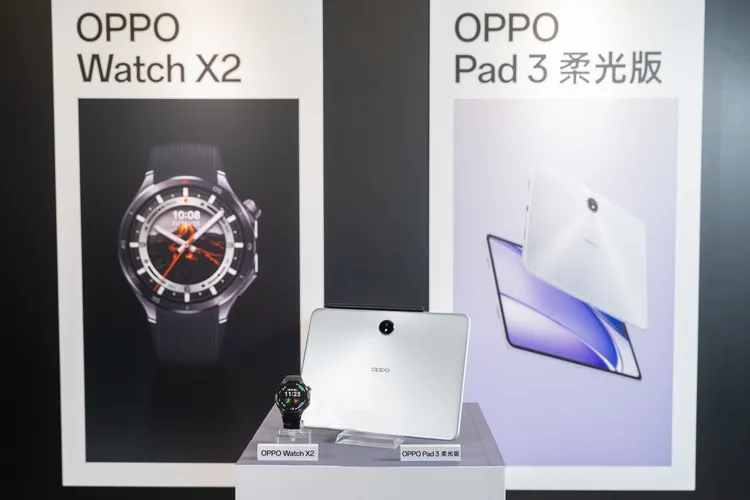  OPPO Pad 3柔光版推出8+256GB與極光銀單一規格選擇。OPPO提供