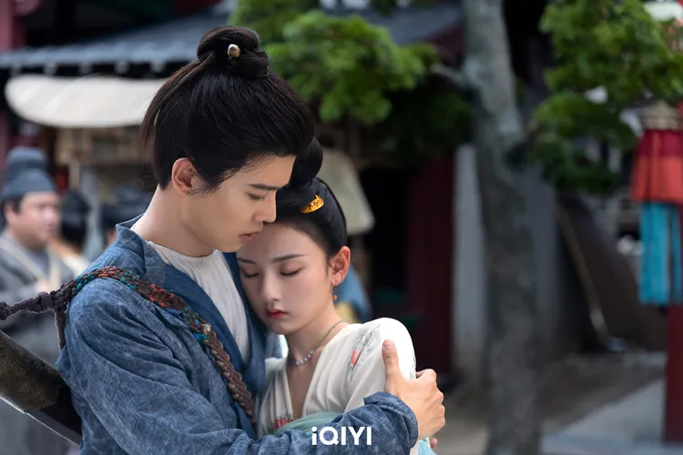 任嘉倫（左）和宋祖兒主演《無憂渡》，正在熱播中。iQIYI愛奇藝國際版提供