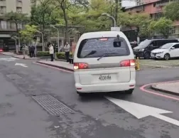 北所派車接送柯文哲。民眾提供
