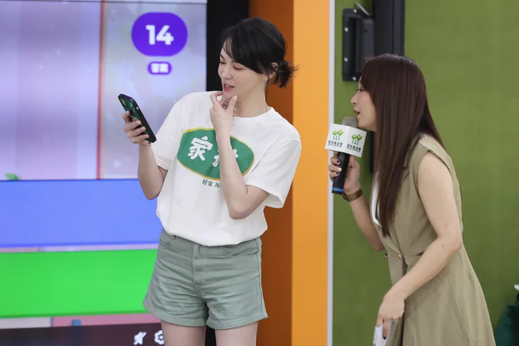 張榕容在台上認真參與活動。彭欣偉攝