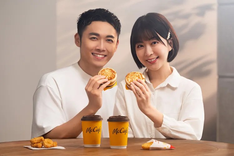 早餐McGriddles「厚鬆餅堡」，全系列包含3款產品。麥當勞提供