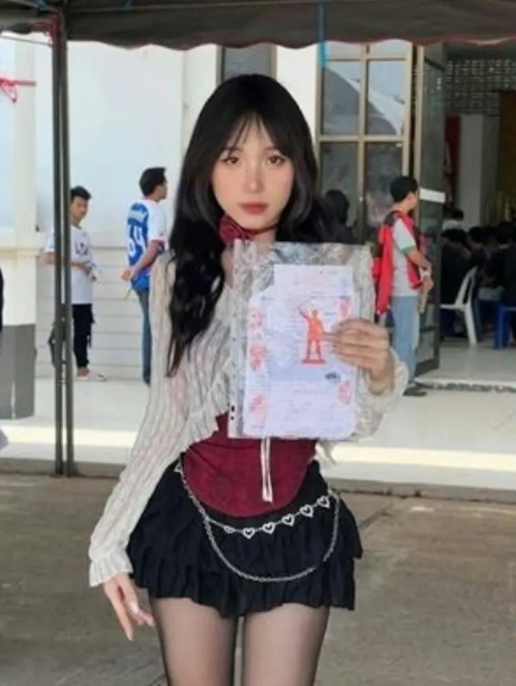 參加徵兵體檢的泰國「準役男」。翻攝NEWS1