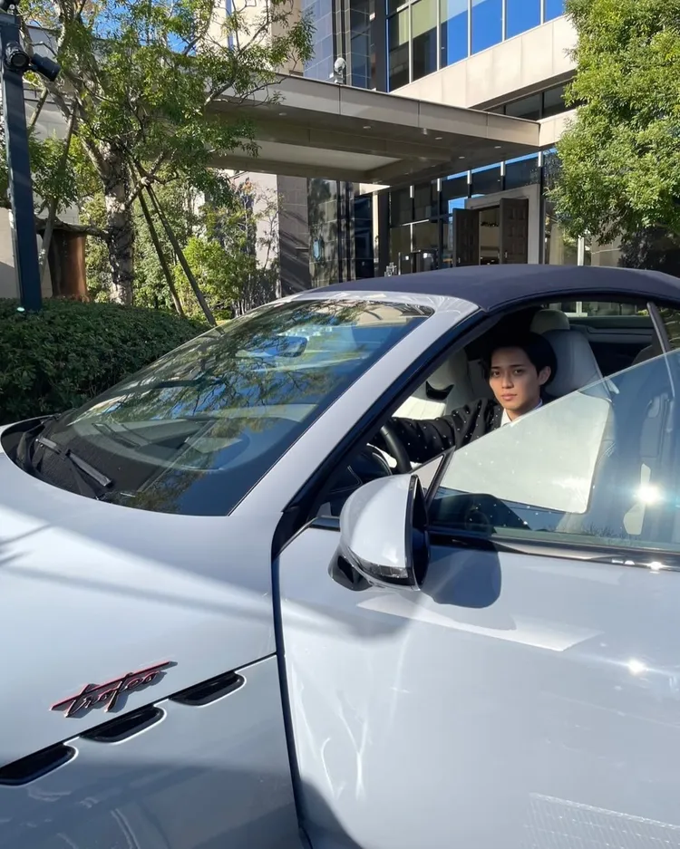 永瀬廉劇中是富家少爺，如果財富自由，他想買私人飛機。官方IG