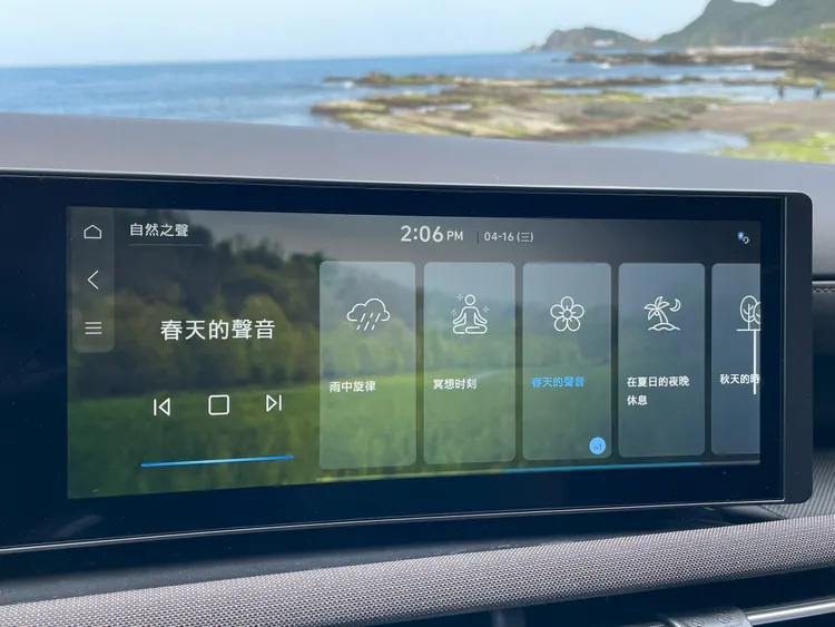 甚至還內建了與電車相同的各種環境音，能在開車時享受不同主題的舒緩氛圍。林浩昇攝