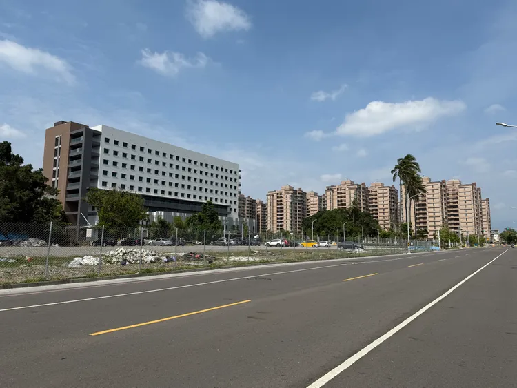 屏東地價不斷飆漲，圖為大武營重劃區出現建商加價6-7成搶地。葉家銘攝