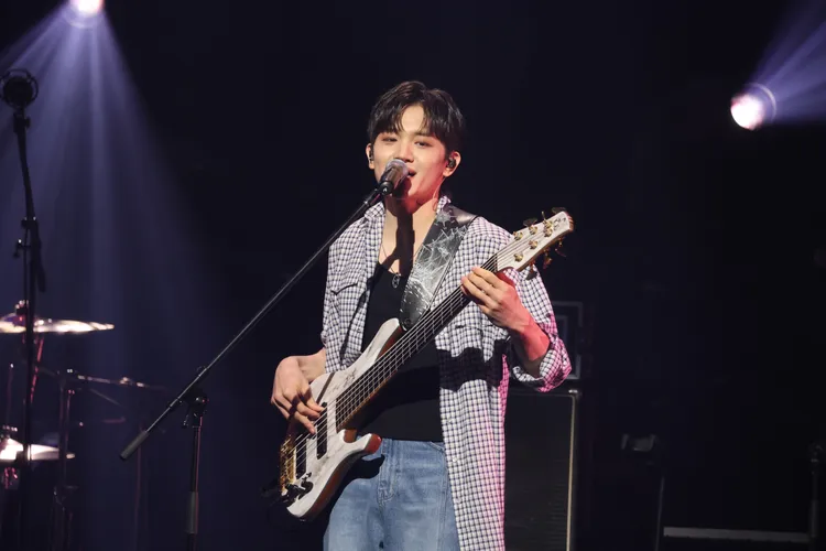 趙元祥問粉絲帥氣的中文。莊宗達攝