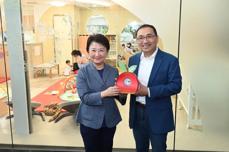 新北市長侯友宜、台中市長盧秀燕。新北市府提供