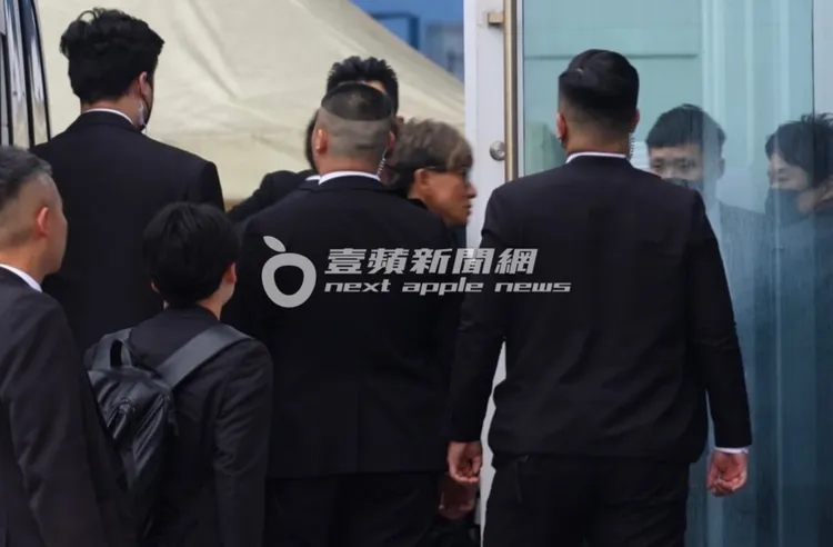 木村拓哉快步進入台北漢來大飯店後門。特勤中心攝