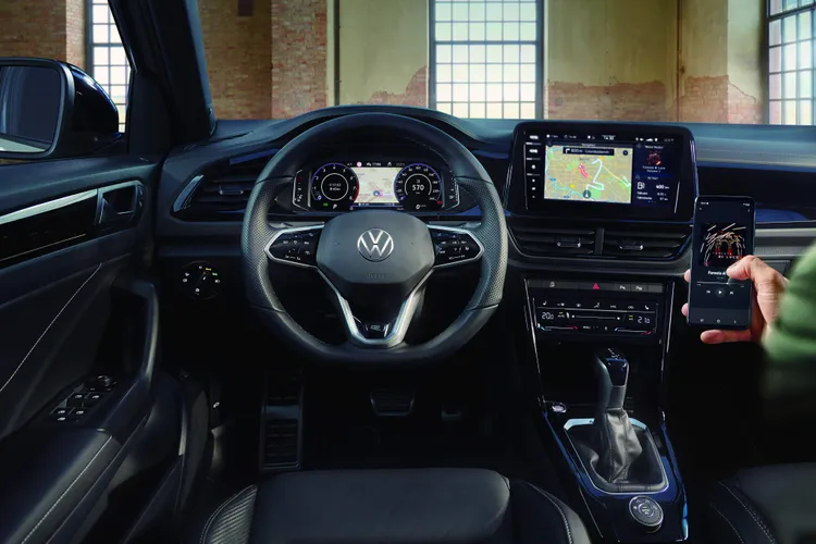 新年式T-Roc全面升級數位化座艙，搭載10.25吋Digital Cockpit Pro全邏輯數位儀表與9.2 吋 Discover Pro多媒體鏡面觸控主機。原廠照片