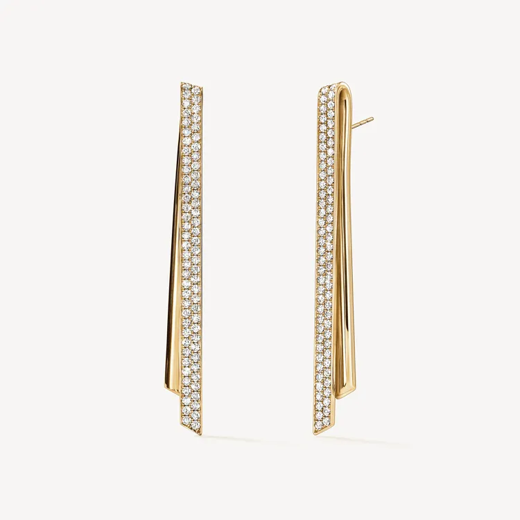 INSIDE／OUT Flip黃K金鑽石耳環 ，38萬6000元。品牌提供