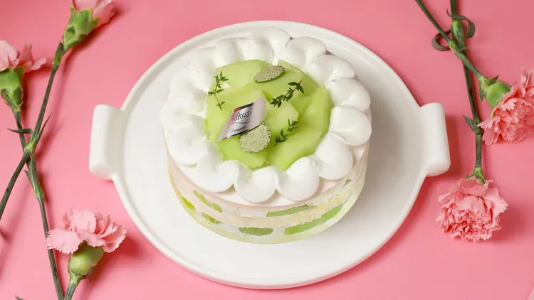 選用頂級阿露絲哈密瓜與OMU鮮奶油的《甜蜜滋味》6吋售價1580元。業者提供