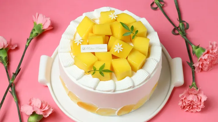 《芒果百香果鮮奶油蛋糕（冷凍戚風）》提供宅配服務，讓全台的媽媽都能輕鬆在家享用這份夏日好味道。業者提供