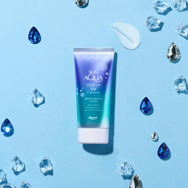 曼秀雷敦水潤肌柔光透亮飾底防曬凝露冰晶藍(SPF50+/PA++++)，80g／369元。品牌提供