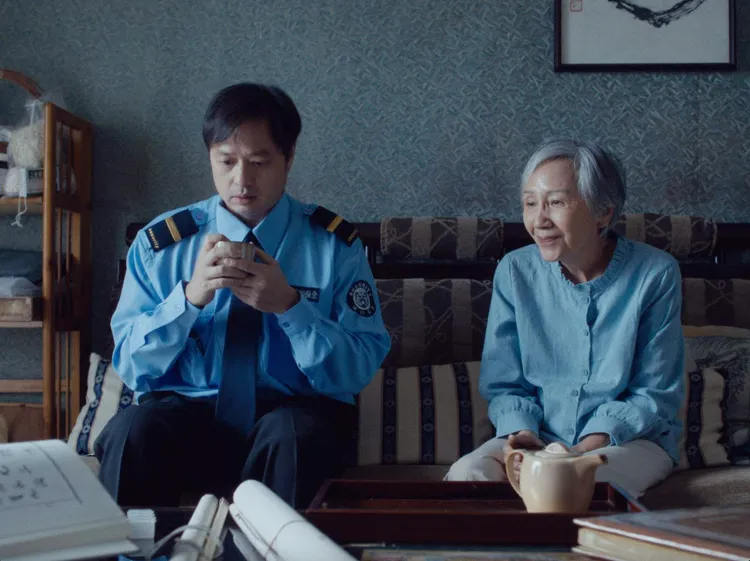 陸弈靜笑稱與鄭有傑是「寂寞遇到孤單」。公視提供