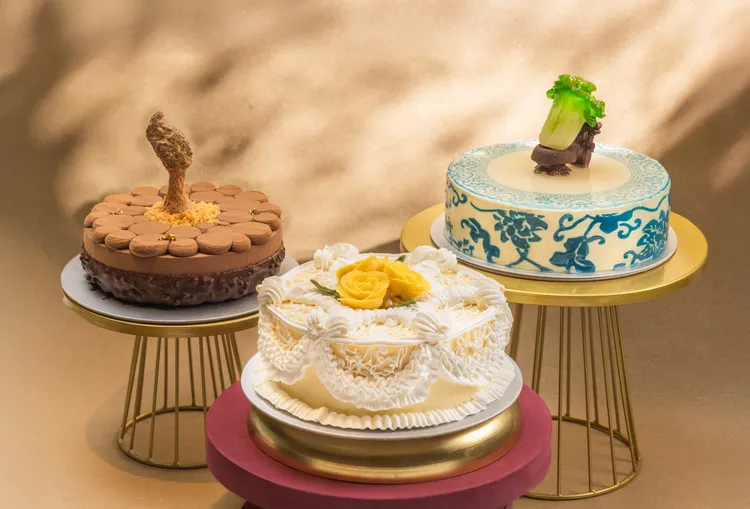 2025年母親節蛋糕創意力獻擬真女王頭、翠玉白菜等優雅造型力拚買氣。業者提供