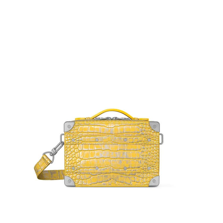 Handle Soft Trunk豔黃太陽能Solar Power鱷魚皮包款，93萬5000元。品牌提供