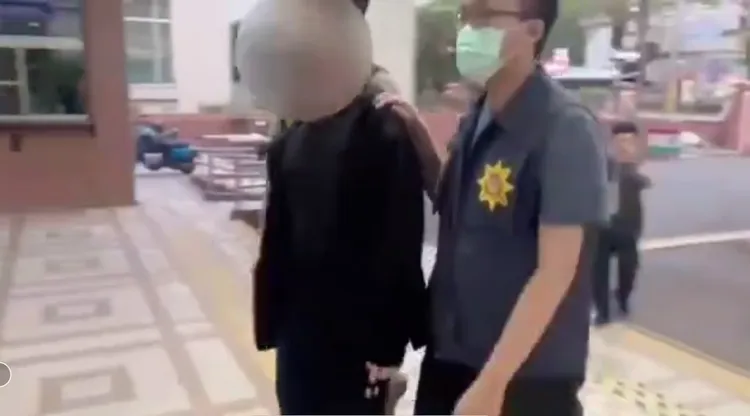 警方循線逮到31歲的陳姓男子，他聲稱是不滿「鳳梨」網路言論才犯案。翻攝照片