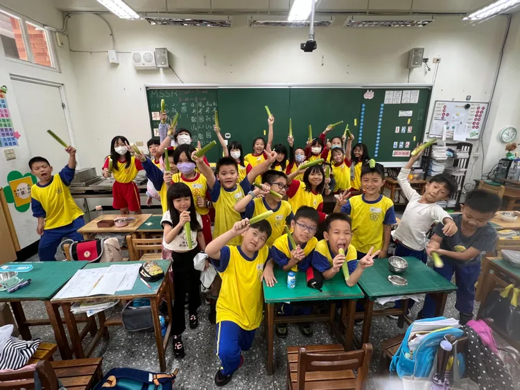 桃園推動食農教育，茭白筍導入校園營養午餐。農業局提供