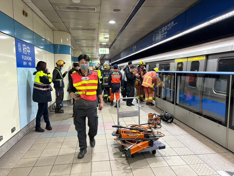 救護人員到場。警方提供