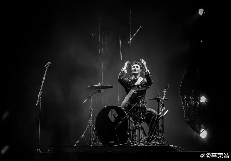 李榮浩用心準備的巡演因故延期。翻攝李榮浩微博