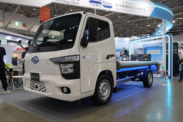 ET35預計將於2025年第三季正式量產上市，成為台灣首款進入實用階段的3.5噸智慧電動商用車。業者提供