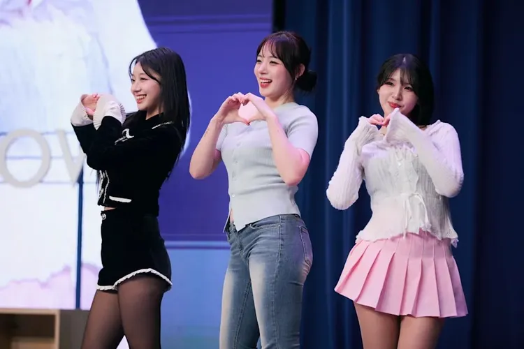 樂天三本柱，廉世彬（右起）、河智媛、禹洙漢。薩泰爾娛樂提供