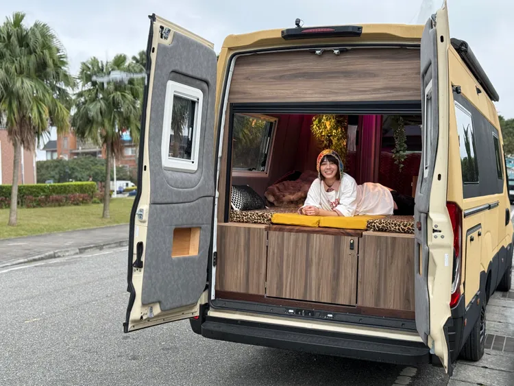 宇珊跨界當起YouTuber開設全新節目《與珊同行 露營車新生活》。圖／與珊同行提供