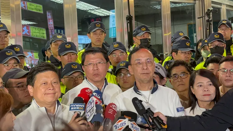 謝龍介也前往作筆錄。江孟謙攝