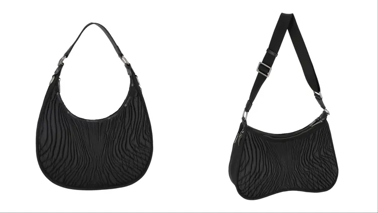 LeSportsac X Roberto Cavalli黑霧輕紋中型斜背手提包（左）1萬8000元、黑霧輕紋肩背包（右）1萬9000元。品牌提供
