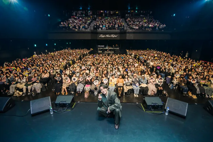 永瀬廉與粉絲大合照。大鴻藝術BIG ART提供