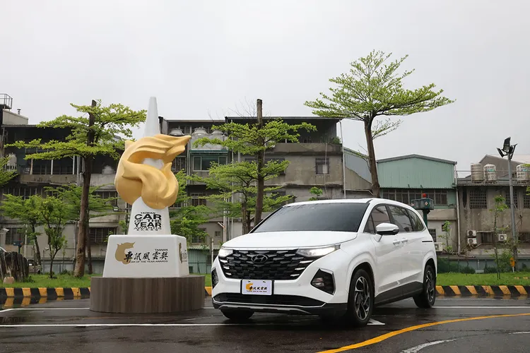 2025車訊風雲獎 最佳國產中大型MPV Hyundai Custin。業者提供
