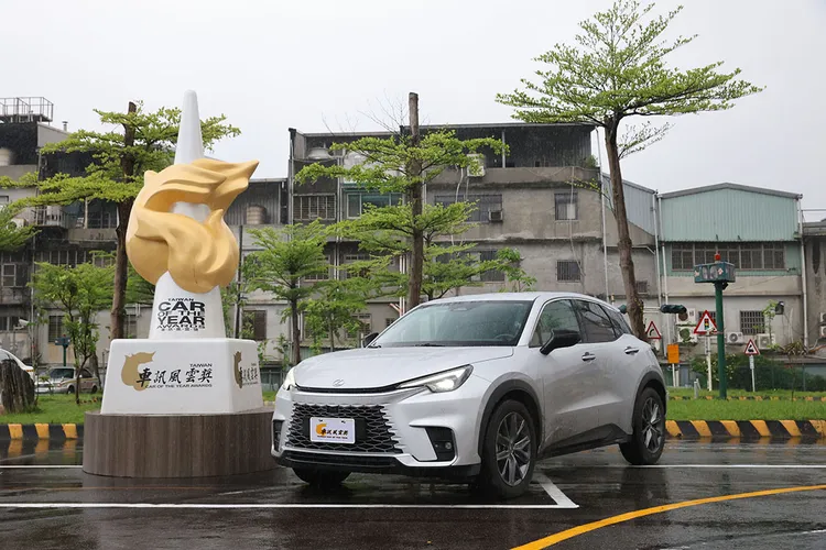 2025車訊風雲獎 最佳進口豪華都會車 Lexus LBX。主辦單位提供